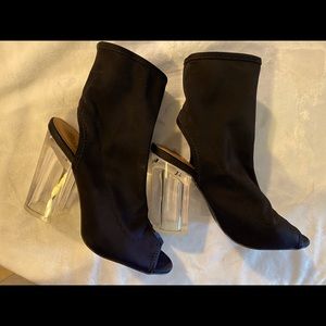 Like new Charlotte Russe Kloude 16 heels